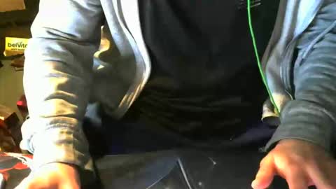 Snapshot of lovebird71 chatting on March 9, 2026, 1:31 am lovebird71 online show from March 9, 2026, 1:31 am