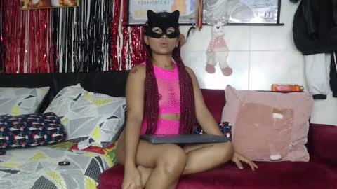 Snapshot of lovecreyzyshowcam chatting on December 23, 2024, 1:51 am Frank and Nathy online show from December 23, 2024, 1:51 am