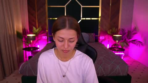 loveedove online show from April 2, 2026, 1:20 pm