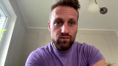 lovefuesse online show from November 4, 2025, 7:40 am