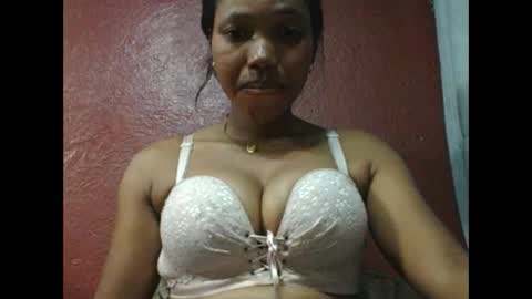 loveinlife750427 online show from February 12, 2026, 5:13 am