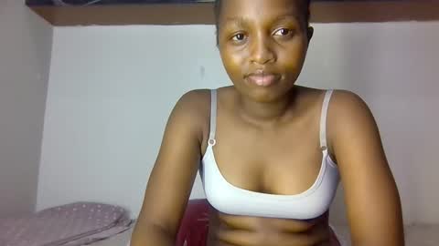 lovelbrownie online show from October 2, 2025, 6:04 pm