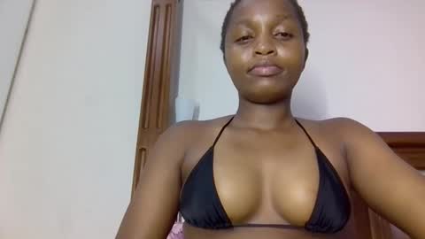 Snapshot of lovelbrownie chatting on February 4, 2026, 6:03 pm lovelbrownie online show from February 4, 2026, 6:03 pm