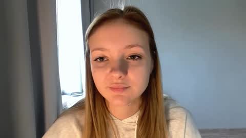 Ella online show from November 14, 2025, 5:39 am