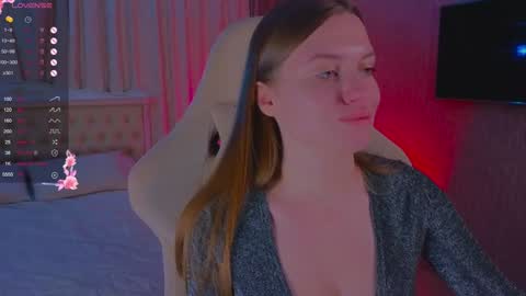 Snapshot of lovellalipss chatting on December 10, 2024, 1:55 pm Laura online show from December 10, 2024, 1:55 pm