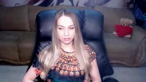 Snapshot of lovellymalina chatting on December 21, 2025, 3:30 pm private open online show from December 21, 2025, 3:30 pm