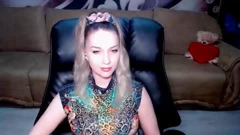 Snapshot of lovellymalina chatting on February 7, 2026, 3:05 pm private open online show from February 7, 2026, 3:05 pm