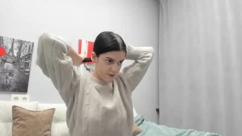 lovely__audrey online show from December 2, 2025, 8:08 am