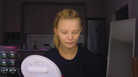 Jenny online show from May 17, 2026, 1:58 am