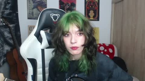 Snapshot of lovely_cass chatting on December 10, 2024, 9:23 am Cassie online show from December 10, 2024, 9:23 am