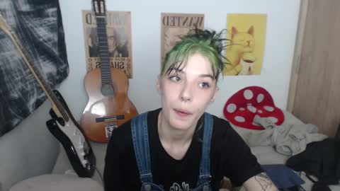 Snapshot of lovely_cass chatting on December 16, 2024, 6:10 am Cassie online show from December 16, 2024, 6:10 am