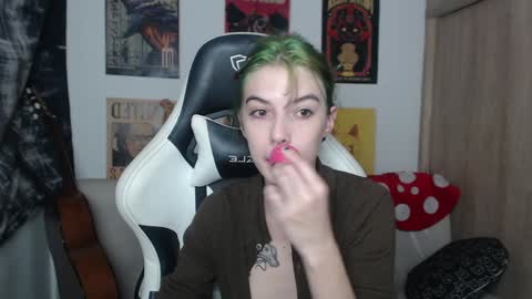 Snapshot of lovely_cass chatting on December 18, 2024, 10:35 pm Cassie online show from December 18, 2024, 10:35 pm
