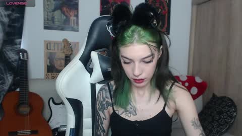Snapshot of lovely_cass chatting on December 19, 2024, 8:55 pm Cassie online show from December 19, 2024, 8:55 pm