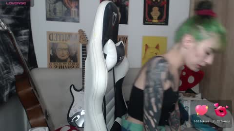 Snapshot of lovely_cass chatting on December 20, 2024, 3:03 am Cassie online show from December 20, 2024, 3:03 am