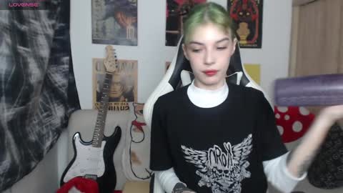 Snapshot of lovely_cass chatting on December 25, 2024, 10:05 pm Cassie online show from December 25, 2024, 10:05 pm
