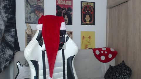 Snapshot of lovely_cass chatting on December 31, 2024, 5:11 am Cassie online show from December 31, 2024, 5:11 am