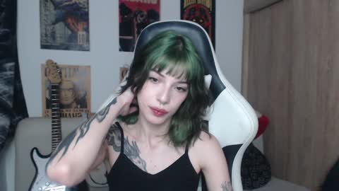 Snapshot of lovely_cass chatting on January 5, 2025, 12:42 am Cassie online show from January 5, 2025, 12:42 am