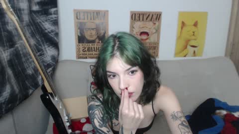 Snapshot of lovely_cass chatting on January 7, 2025, 1:38 am Cassie online show from January 7, 2025, 1:38 am