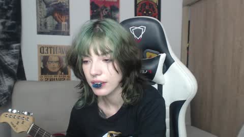 Snapshot of lovely_cass chatting on January 19, 2025, 11:43 pm Cassie online show from January 19, 2025, 11:43 pm