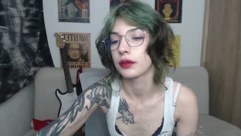 Snapshot of lovely_cass chatting on February 4, 2025, 2:49 am Cassie online show from February 4, 2025, 2:49 am