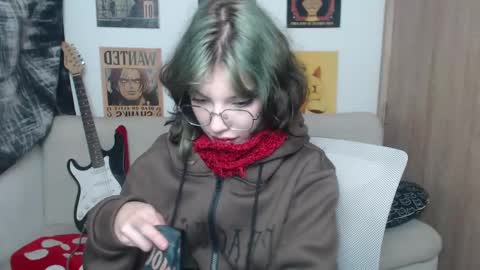 Snapshot of lovely_cass chatting on February 17, 2025, 7:37 am Cassie online show from February 17, 2025, 7:37 am