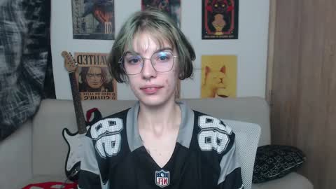 Snapshot of lovely_cass chatting on February 20, 2025, 2:40 am Cassie online show from February 20, 2025, 2:40 am