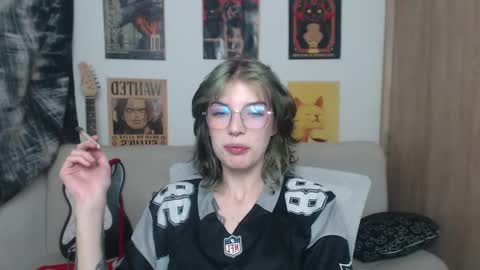 Snapshot of lovely_cass chatting on February 20, 2025, 5:44 am Cassie online show from February 20, 2025, 5:44 am