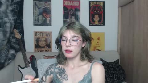 Snapshot of lovely_cass chatting on February 22, 2025, 12:27 am Cassie online show from February 22, 2025, 12:27 am