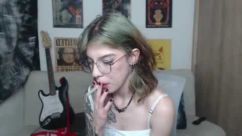 Snapshot of lovely_cass chatting on February 24, 2025, 6:38 am Cassie online show from February 24, 2025, 6:38 am