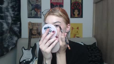 Snapshot of lovely_cass chatting on February 27, 2025, 11:48 pm Cassie online show from February 27, 2025, 11:48 pm