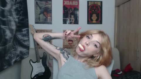 Snapshot of lovely_cass chatting on March 3, 2025, 9:00 am Cassie online show from March 3, 2025, 9:00 am