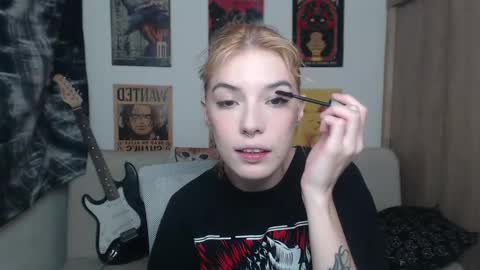Snapshot of lovely_cass chatting on March 6, 2025, 12:00 am Cassie online show from March 6, 2025, 12:00 am