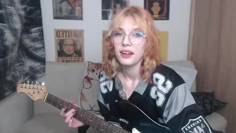 Snapshot of lovely_cass chatting on March 7, 2025, 1:53 am Cassie online show from March 7, 2025, 1:53 am