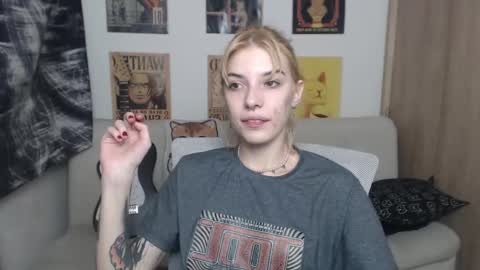 Snapshot of lovely_cass chatting on March 9, 2025, 2:07 am Cassie online show from March 9, 2025, 2:07 am