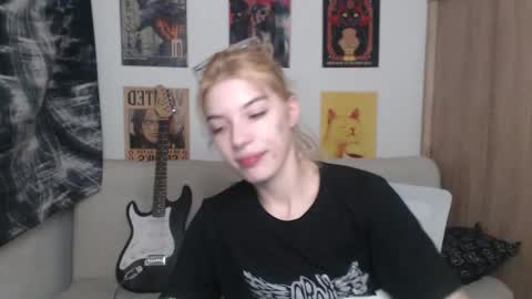 Snapshot of lovely_cass chatting on March 10, 2025, 3:23 am Cassie online show from March 10, 2025, 3:23 am