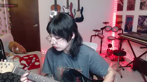 Snapshot of lovely_cass chatting on October 8, 2025, 2:31 am Cassie online show from October 8, 2025, 2:31 am