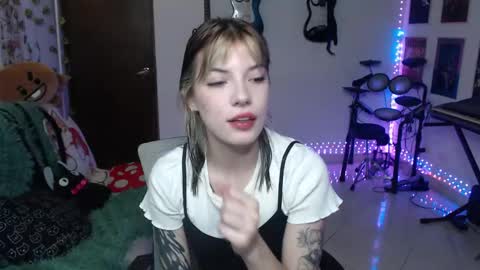 Snapshot of lovely_cass chatting on November 8, 2025, 11:14 pm Cassie online show from November 8, 2025, 11:14 pm