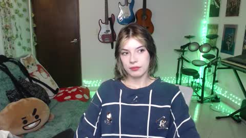 Snapshot of lovely_cass chatting on November 11, 2025, 7:19 am Cassie online show from November 11, 2025, 7:19 am