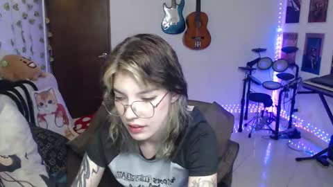 Snapshot of lovely_cass chatting on November 14, 2025, 12:31 am Cassie online show from November 14, 2025, 12:31 am