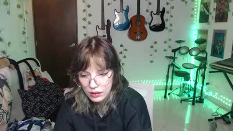 Snapshot of lovely_cass chatting on November 18, 2025, 11:48 pm Cassie online show from November 18, 2025, 11:48 pm