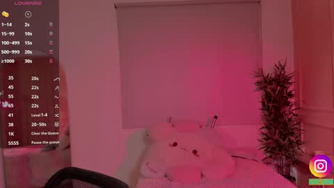 Snapshot of lovely_emma18 chatting on April 16, 2026, 2:07 pm Emma online show from April 16, 2026, 2:07 pm