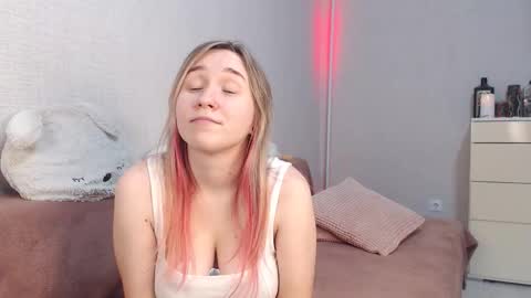 Snapshot of lovely_hayley chatting on November 2, 2025, 9:17 pm Lovely Hayley online show from November 2, 2025, 9:17 pm