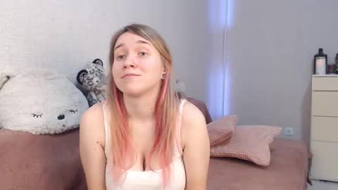 Snapshot of lovely_hayley chatting on November 4, 2025, 10:31 pm Lovely Hayley online show from November 4, 2025, 10:31 pm