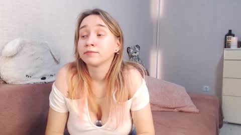 Snapshot of lovely_hayley chatting on December 1, 2025, 10:15 pm Lovely Hayley online show from December 1, 2025, 10:15 pm