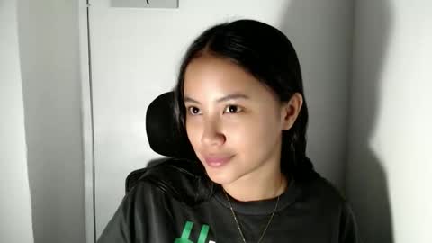 Kiara online show from April 17, 2026, 3:53 am