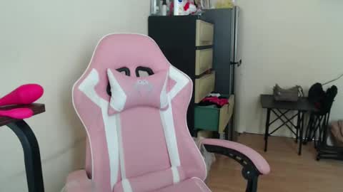 Snapshot of lovely_leah23 chatting on January 9, 2026, 5:32 am lovely_leah23 online show from January 9, 2026, 5:32 am