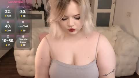 Snapshot of lovely_leilla chatting on February 20, 2025, 10:59 pm lovely_leilla online show from February 20, 2025, 10:59 pm