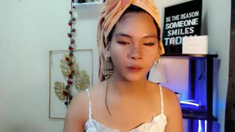 KATE online show from April 14, 2026, 3:29 pm