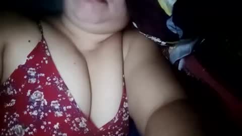 lovely_orchid online show from December 26, 2024, 2:27 pm