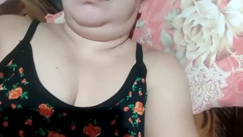 lovely_orchid online show from January 19, 2025, 5:18 pm